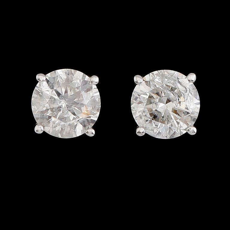 ÖRHÄNGEN, 1 par, 14 k vitguld, briljantslipade diamanter tot 1.64 ct.