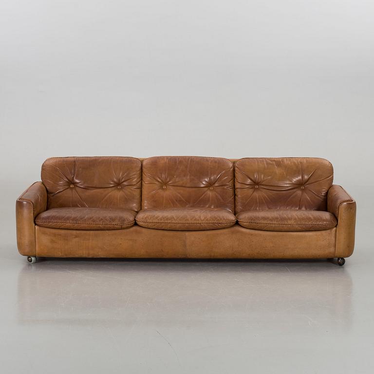 A SOFA BY SIGURD RESELL MODEL 125 FOR Vatne Møbler AS, Norway.