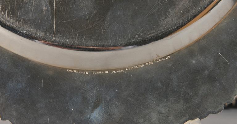 BRICKA SAMT FAT, silver, Peru. Importstämplar. Tot vikt 2450 gram.