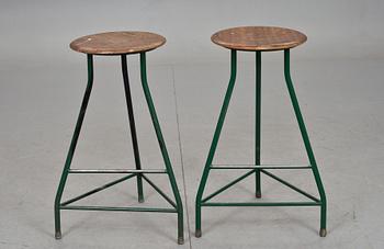 INDUSTRIPALLAR, 2 st, Märkt Mönsterbeck, Danmark.1950-tal.