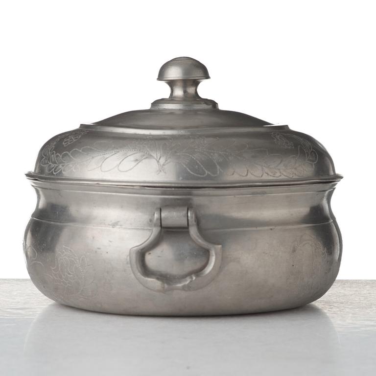 A Swedish pewter bowl by Lars Fredric Moberg Strängnäs 1801.