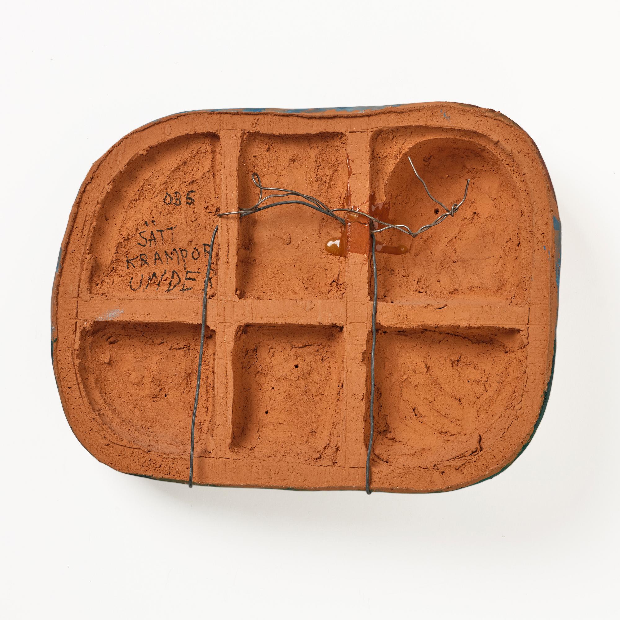 Helga Henschen, väggskulptur.