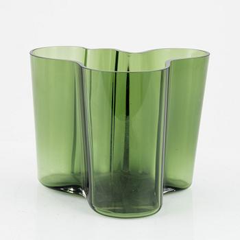 Alvar Aalto, a 'Savoy' 50-year jubilee vase, 3030, signed A. Aalto 1936-1986, Iittala 7003/8000.