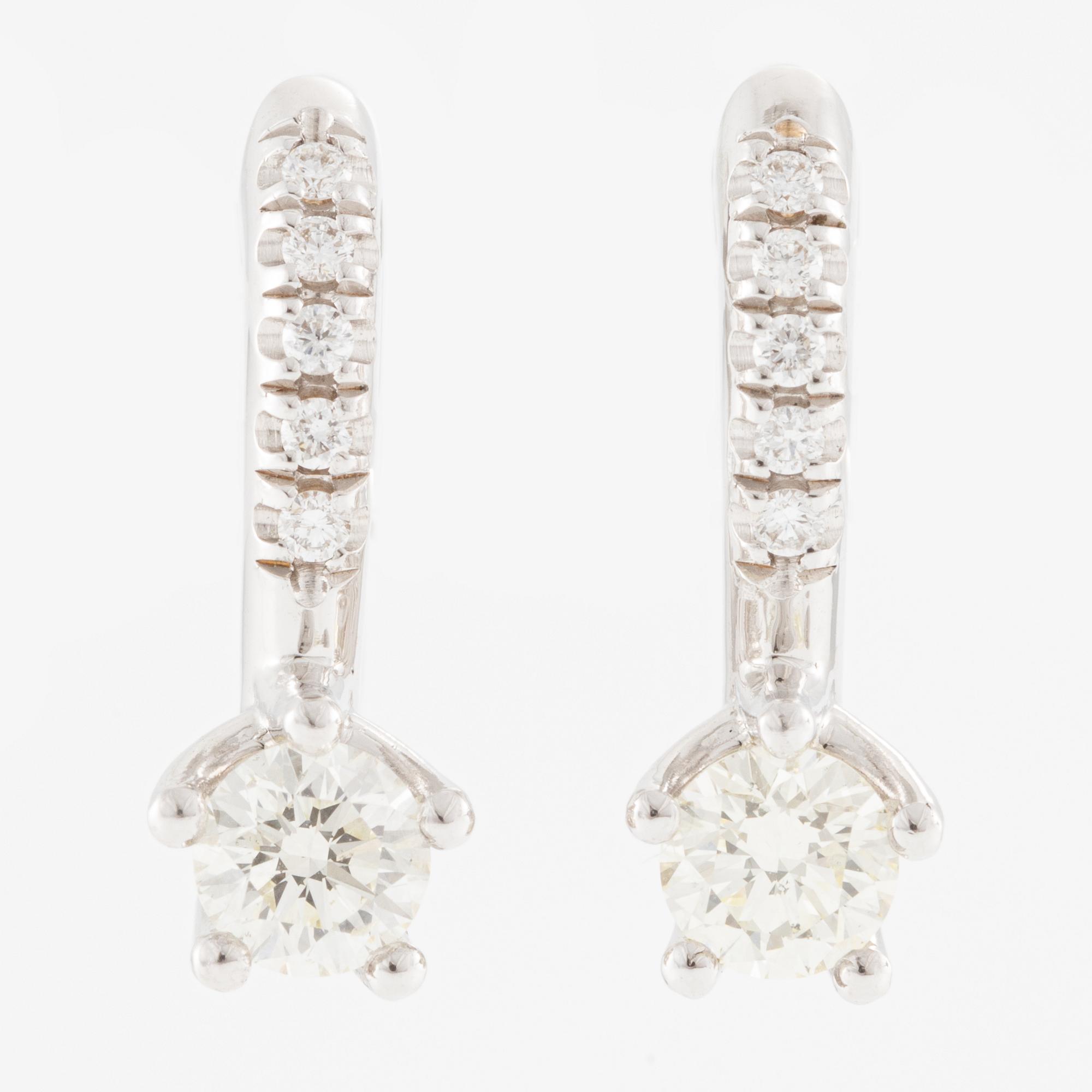 Earrings, 18K white gold set with brilliant-cut diamonds.
