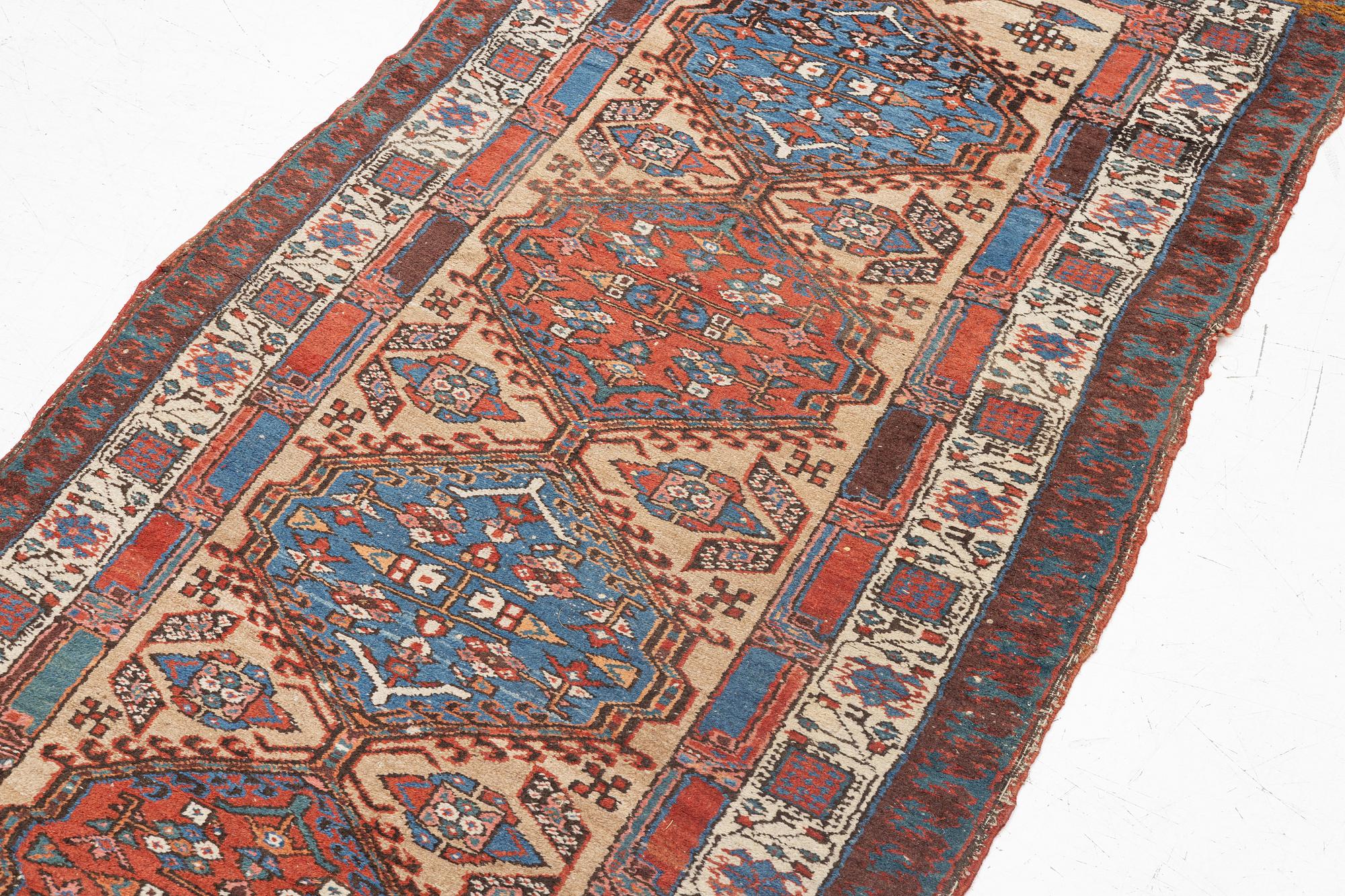 Matta, antik Sarab, ca 205 x 105 cm.