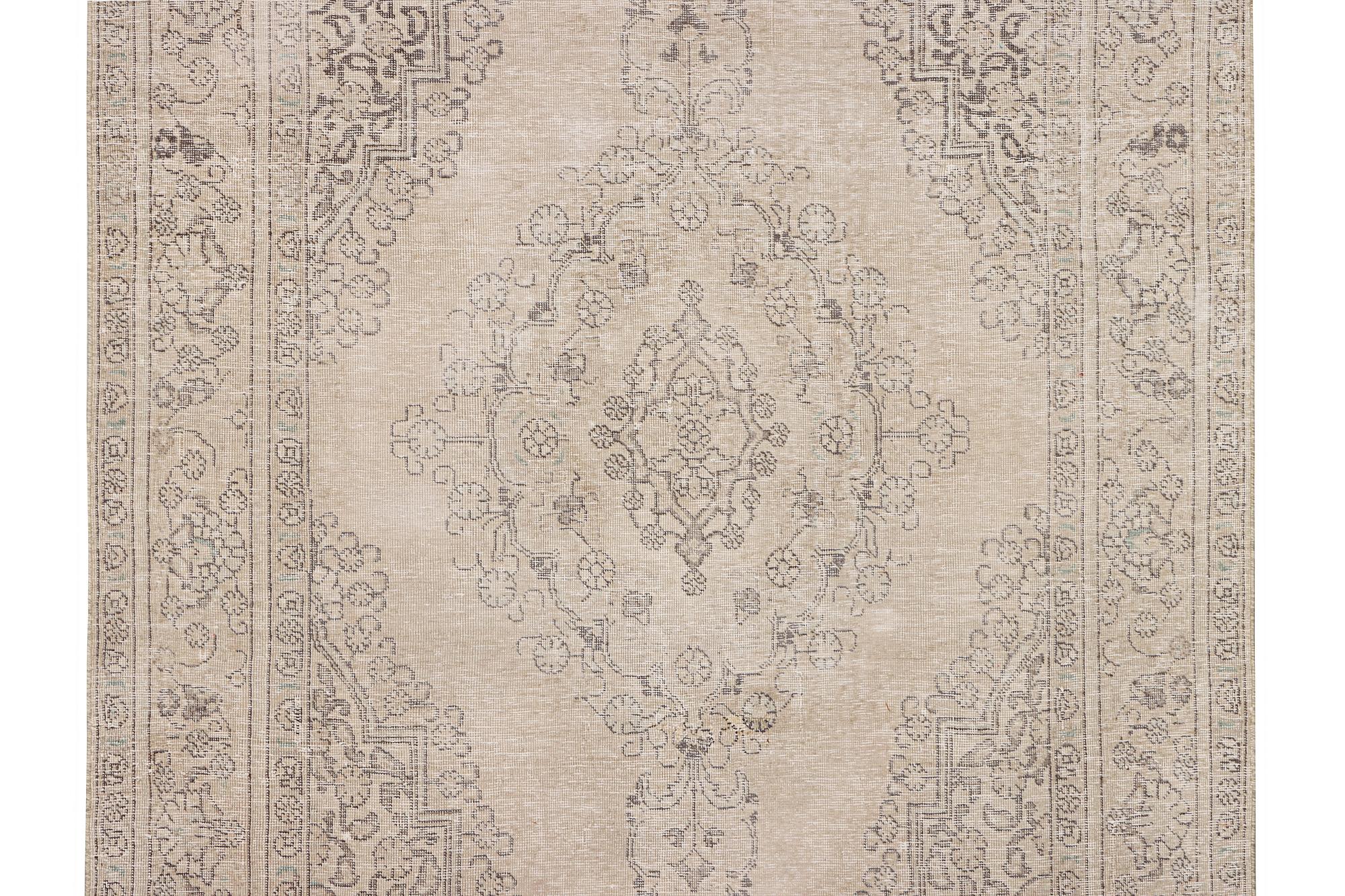 Matta, orientalisk vintage design, ca. 293 x 193 cm.