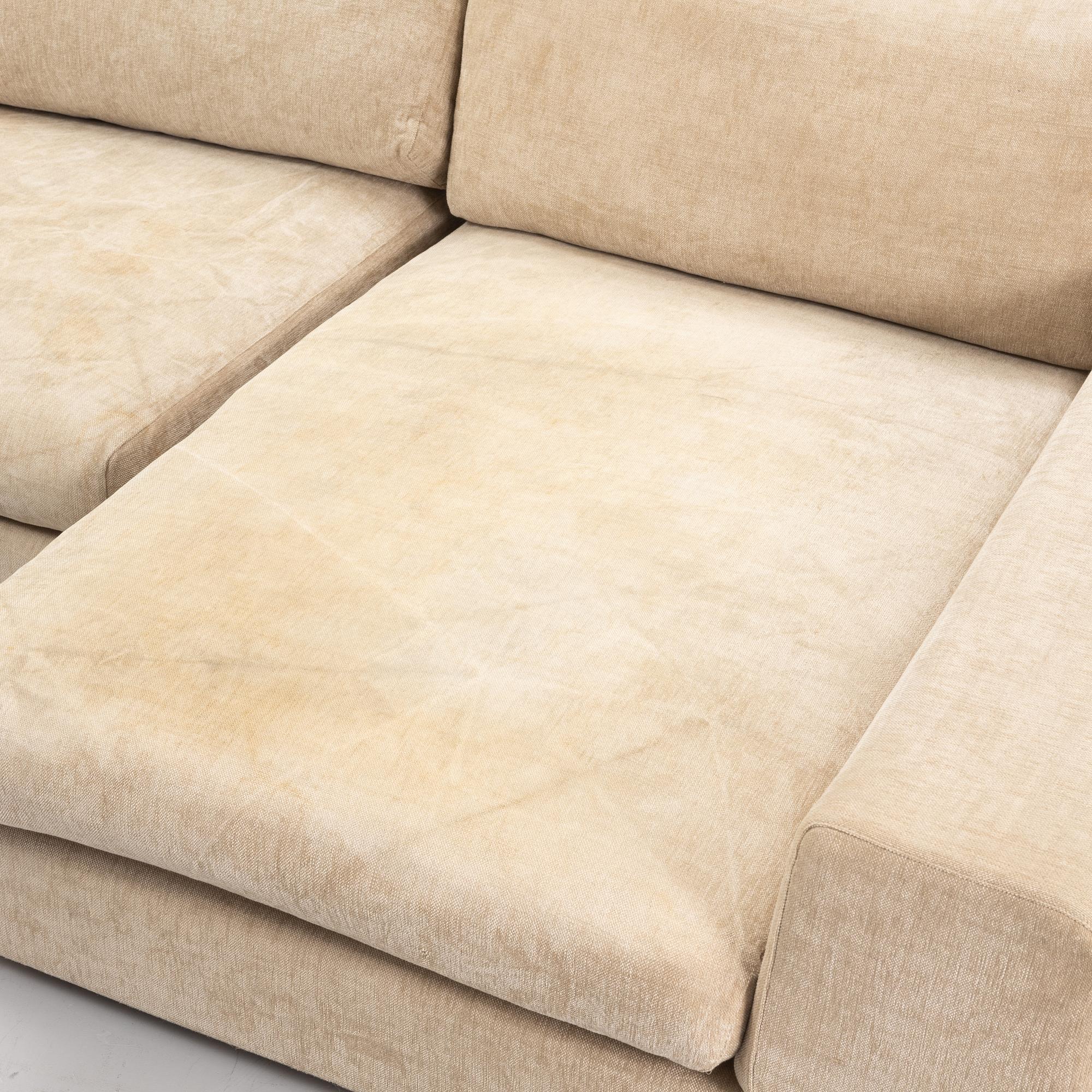 Manzoni e Tapinassi, a 'Plat' sofa, Arketipo, Italy.