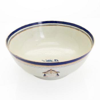 An enamelled porcelain, punch bowl, Qing dynasty, Jiaqing (1796-1820).