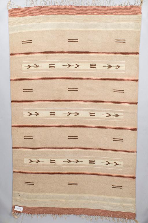 Karvalankamatto, 1930-luku. Noin 247 x 150 cm.