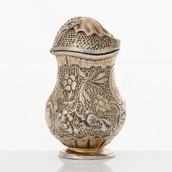 A Swedish Rococo parcel-gilt silver snuff-box, possibly Petter Kleen, Ystad (1753-1777 (1778)).