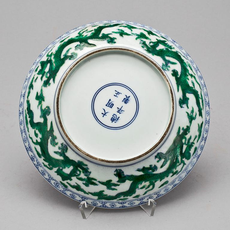 TALLRIK, porslin, Kina, 1900-tal.