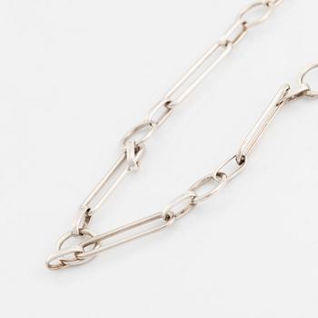 Sven-Erik Högberg, silver necklace.