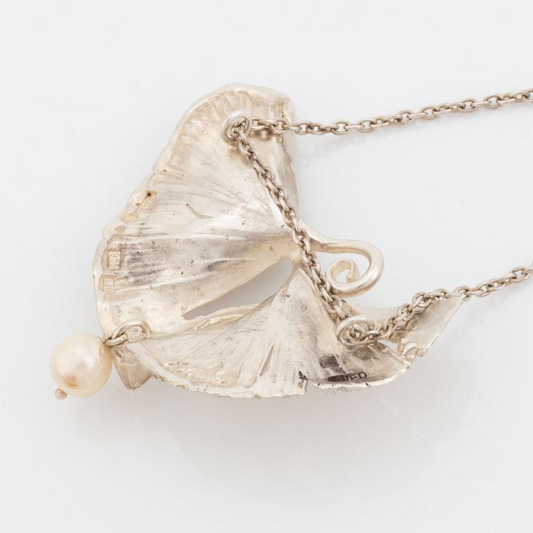 Silver necklace with pearl, Minowa Atelje Etsuko Minowa.