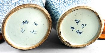 URNOR, ett par, porslin, Kina 1800-tal.