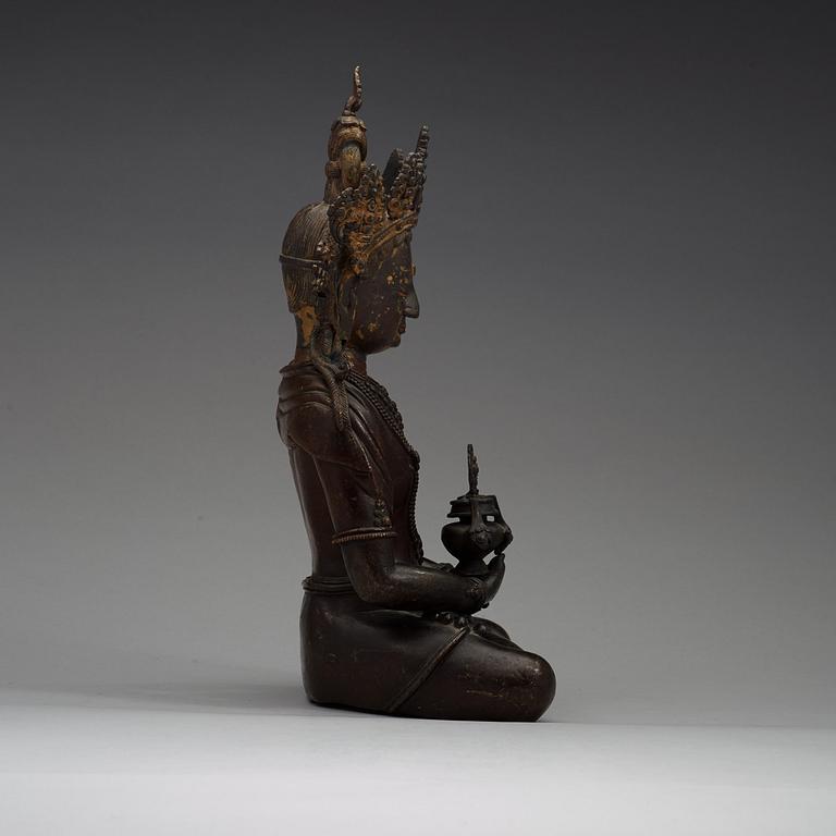 AMITAYUS, brons. Troligen östra Tibet, Pala-Sena stil ,sent 1600-tal/tidigt 1700-tal.