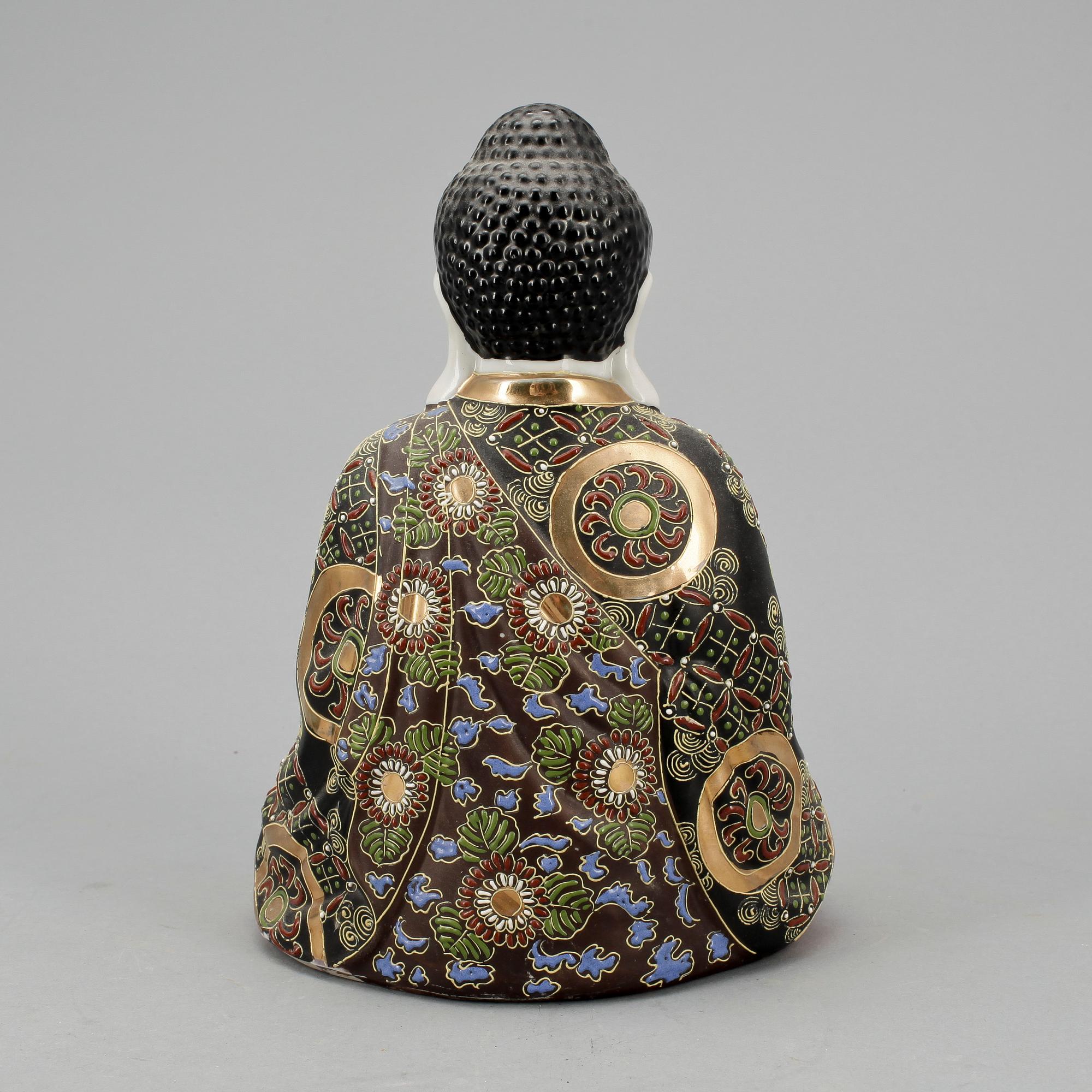 BUDDHA, porslin, Japan, 1900-talets första hälft.