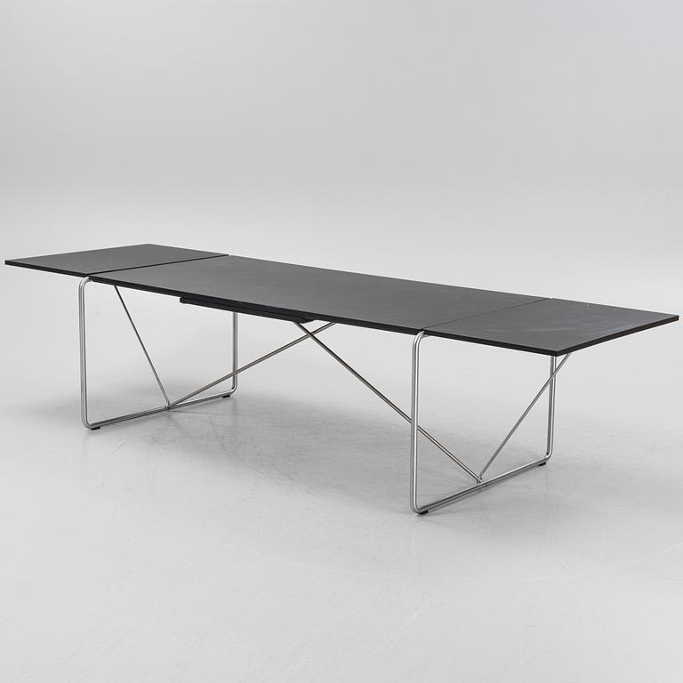 Niels Jørgen Haugesen, a model 4750 dining table, Fredericia, Denmark.