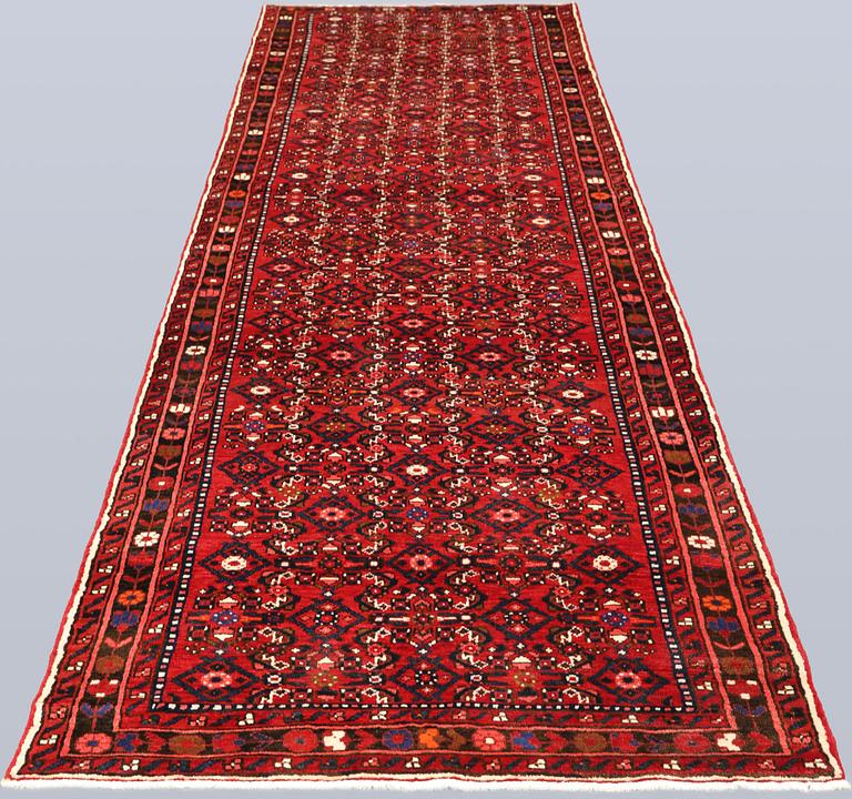 Gallerimatta, Hosseinabad, ca 420 x 105 cm.