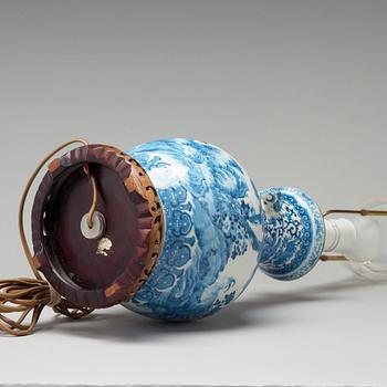 A blue and white 'three rams' vase, late Qing dynasty (1644-1912).