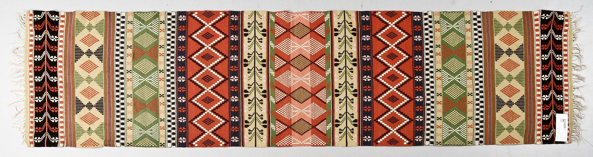 DRAPERIER, ett par samt VÄVNAD, allmoge, 1900-tal.