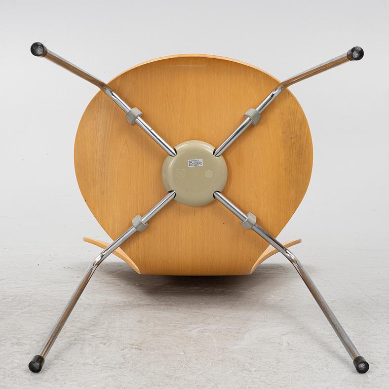 Arne Jacobsen, stolar, 4 st, "Sjuan", Fritz Hansen, Danmark, 1979.