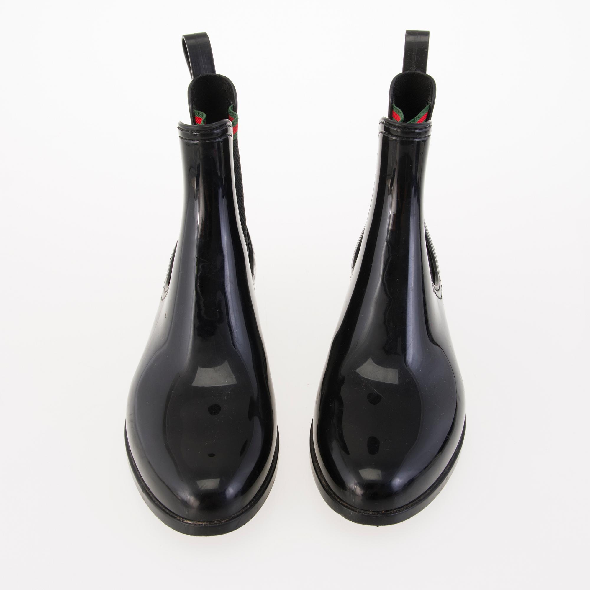 GUCCI Three Pairs of Shoes in size 40.