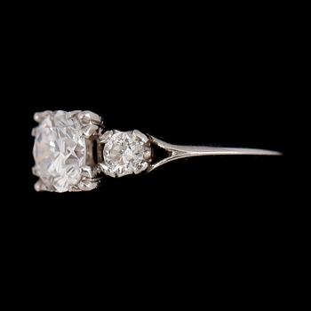 A diamond, circa 1.25 cts in total, ring.