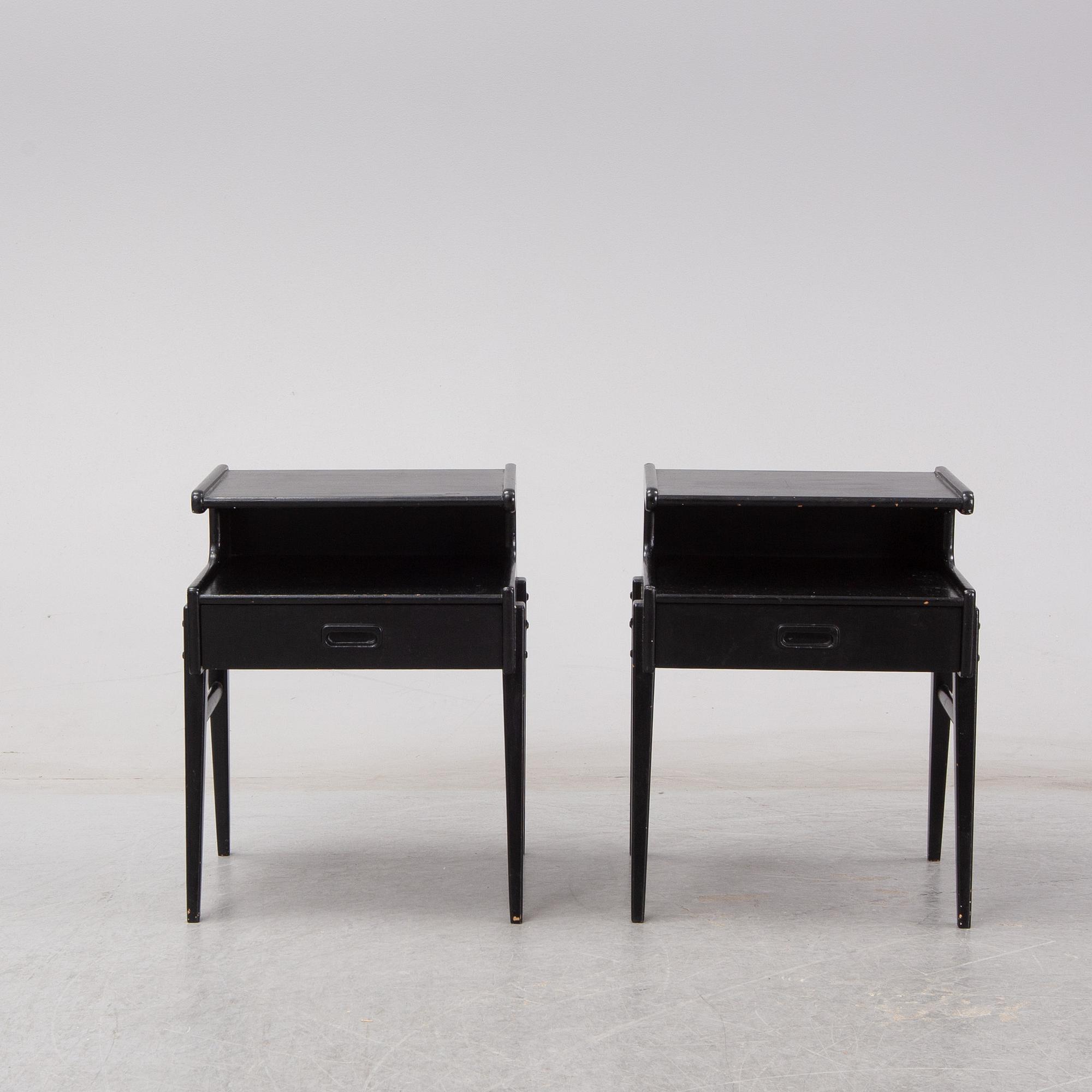 A pair of bedside tables, second half of the 20th century.