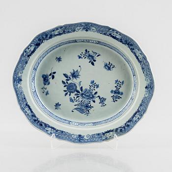 Fat, porslin, Kina, Qingdynastin, Qianlong 1736-95.