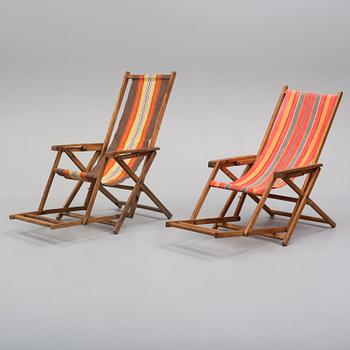 TWO DECK CHAIRS, second half of the 20th century.