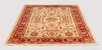 A Ziegler design rug. Ca 200 x 144 cm.