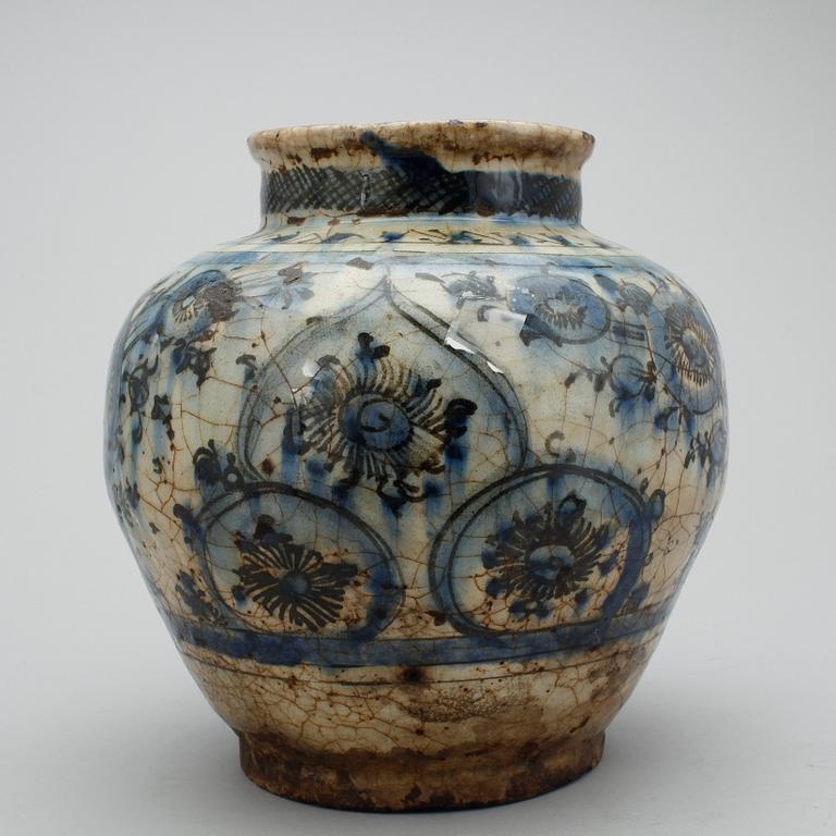 URNA, keramik, sannolikt Persien, 1700-tal.