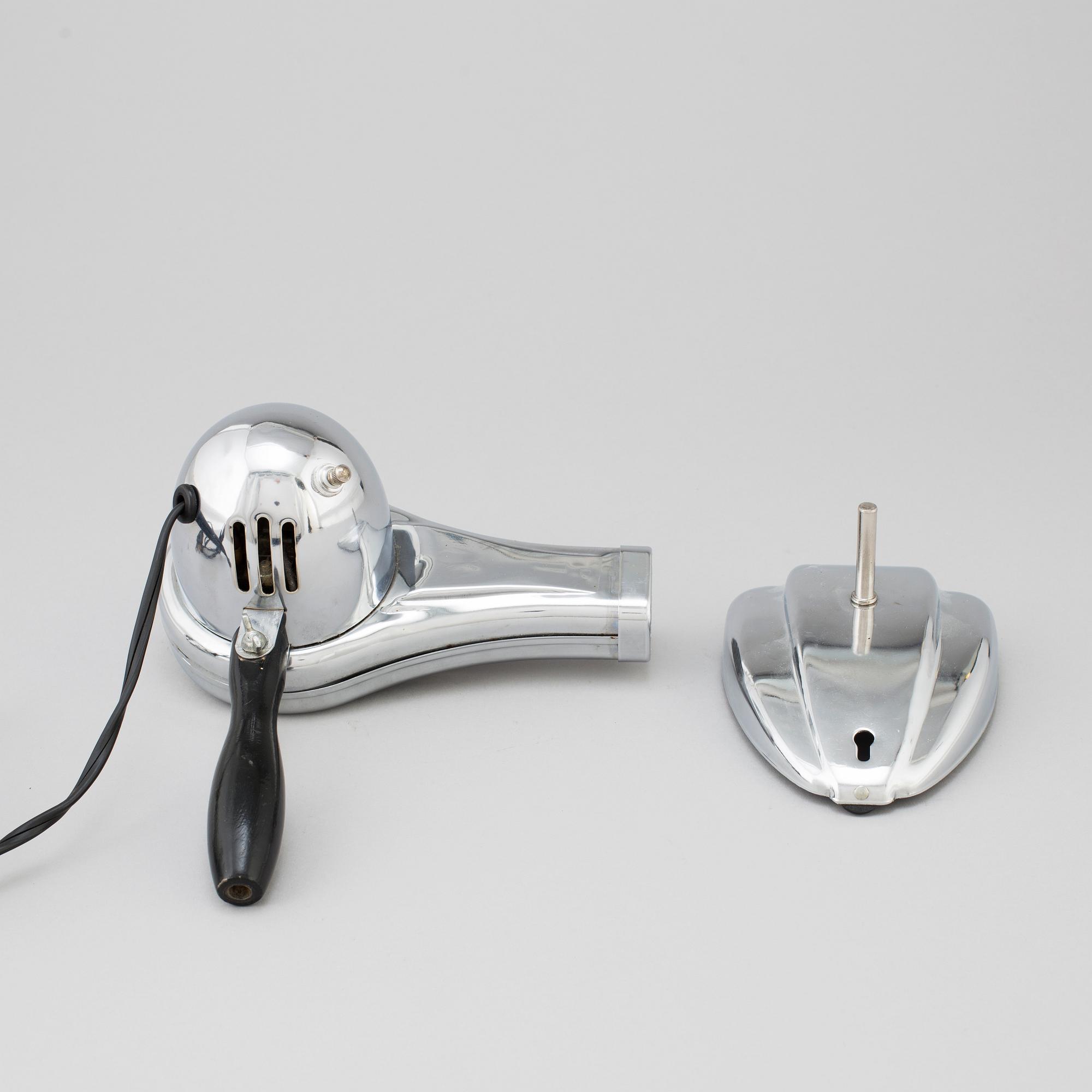 An 'Eskimo' hair dryer from Bersted MFG Co, Canada, mid 20th century.