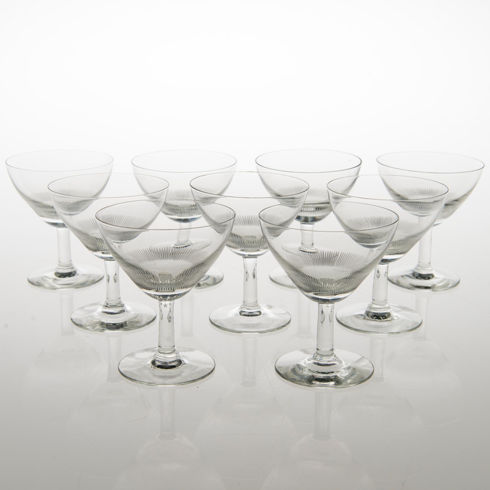 KAJ FRANCK, A set of 17 "Fennia" glasses, Nuutajärvi. Design 1951.