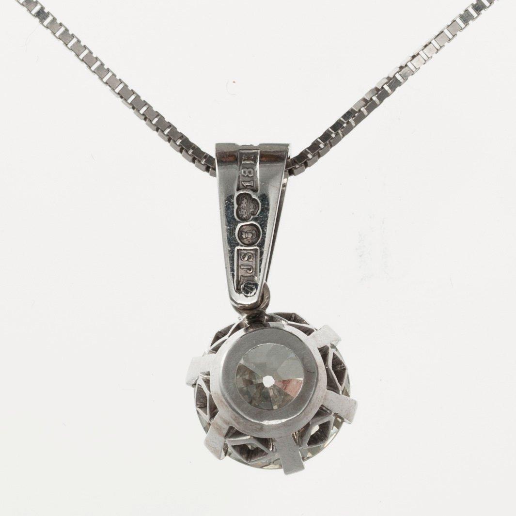 HÄNGE, 18K vitguld. Antikslipad diamant ca 3.1 ct. J/vs
Intyg SJL.