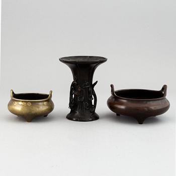 A bronze vas and two censers, China, 20th Century.