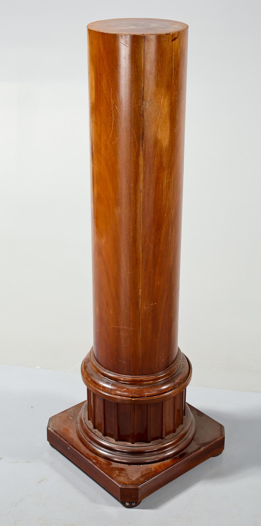 PIEDESTAL, omkring år 1900.