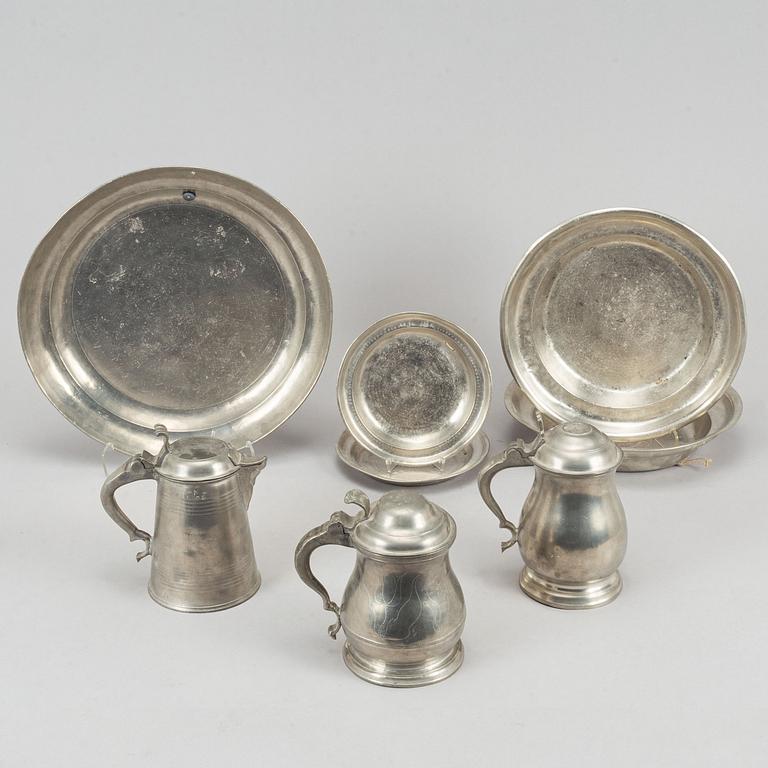 A mixed lot of 18/19th century pewter objects.