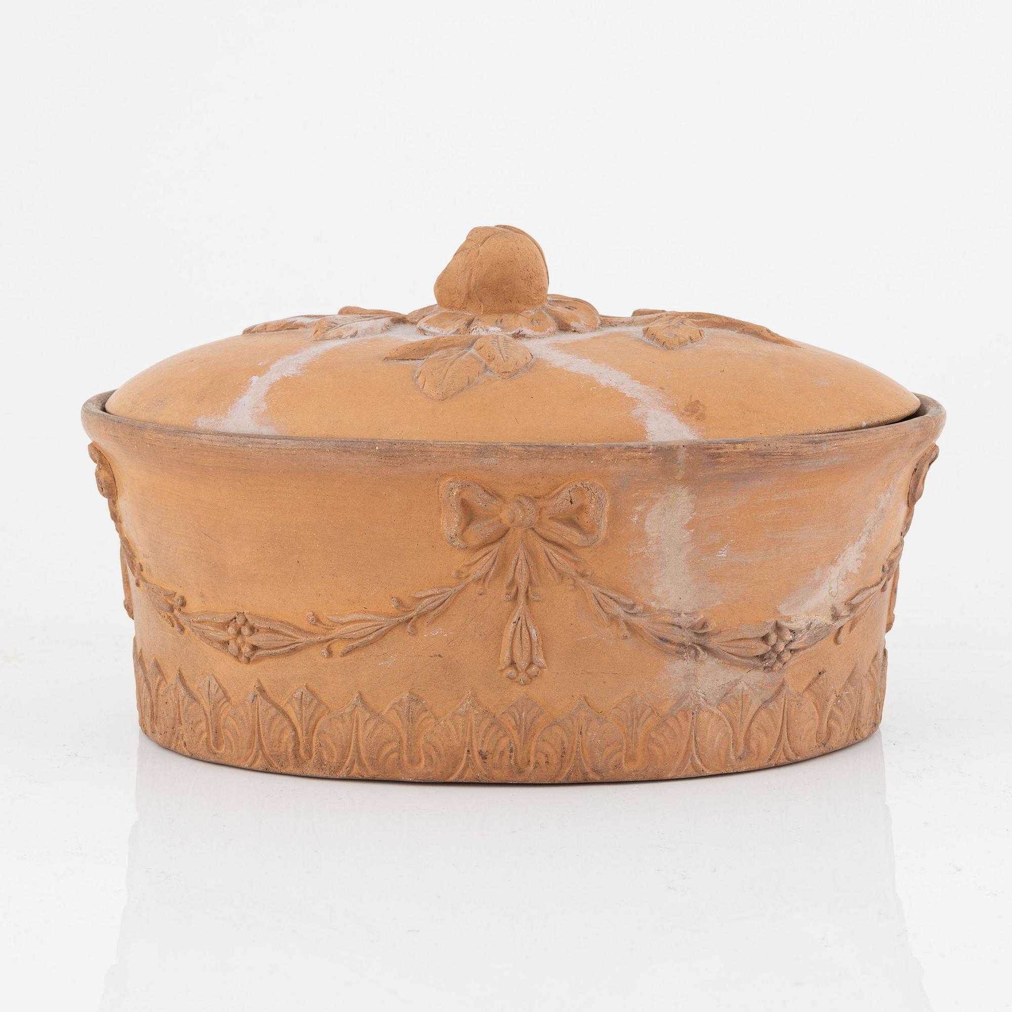 An earthenware pâté form, early 1800.