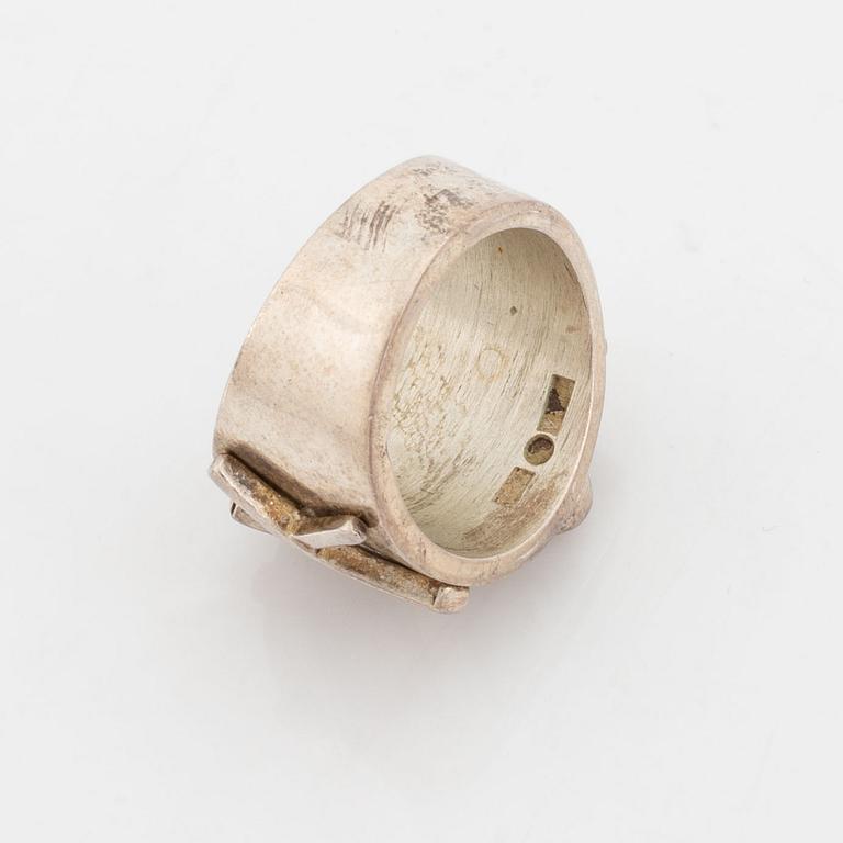 Efva Attling "Kisses".