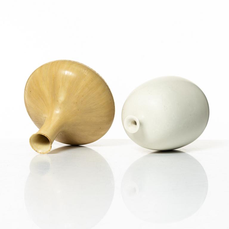 Carl-Harry Stålhane, vas, stengods och Inger Persson, vas, stengods, Rörstrand.