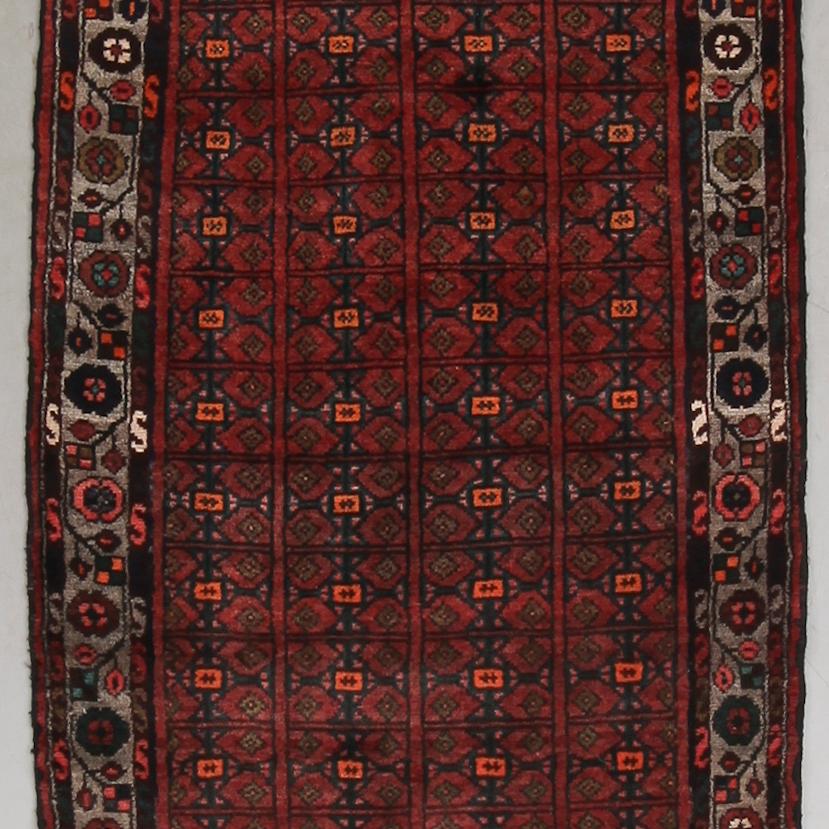 MATTA, Hamadan, ca 291 x 85 cm.