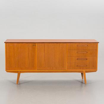 MID 20TH CENTURY SIDEBOARD.