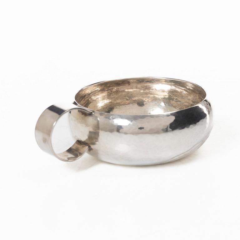Olle Ohlsson, Tasse a vin, silver, Olle Ohlsson Silversmide, Stockholm 1992.