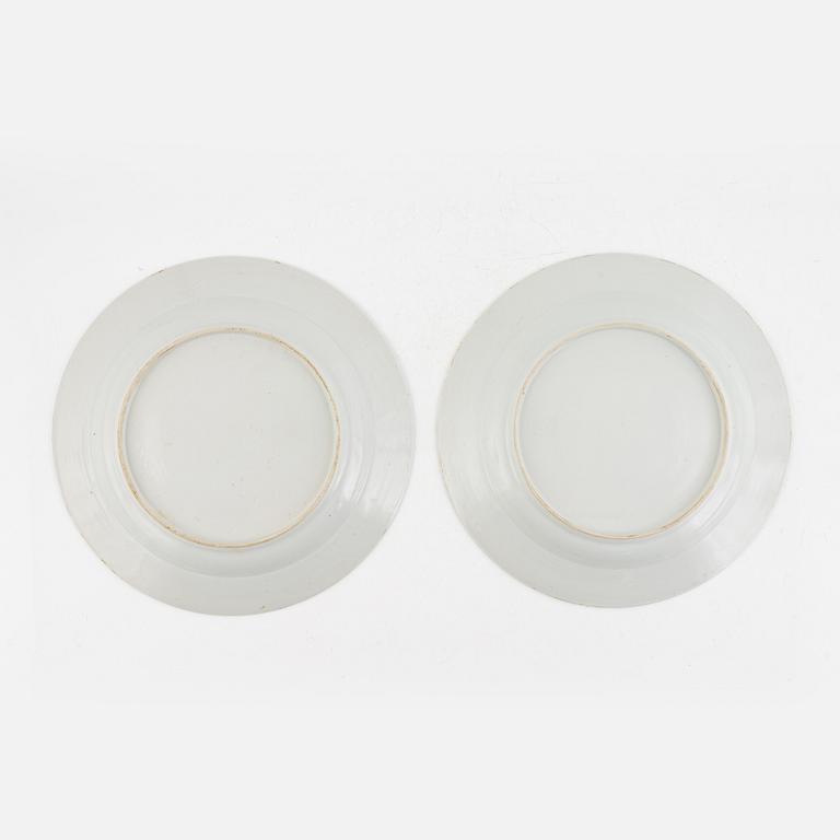 A pair of Chinese export blue and white porcelain dishes, Qing dynasty, Jiaqing (1796-1820).