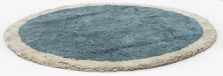 Arne Jacobsen, a circular unique knotted pile carpet, diameter c 300 cm, by Rya Lyng Taepper.