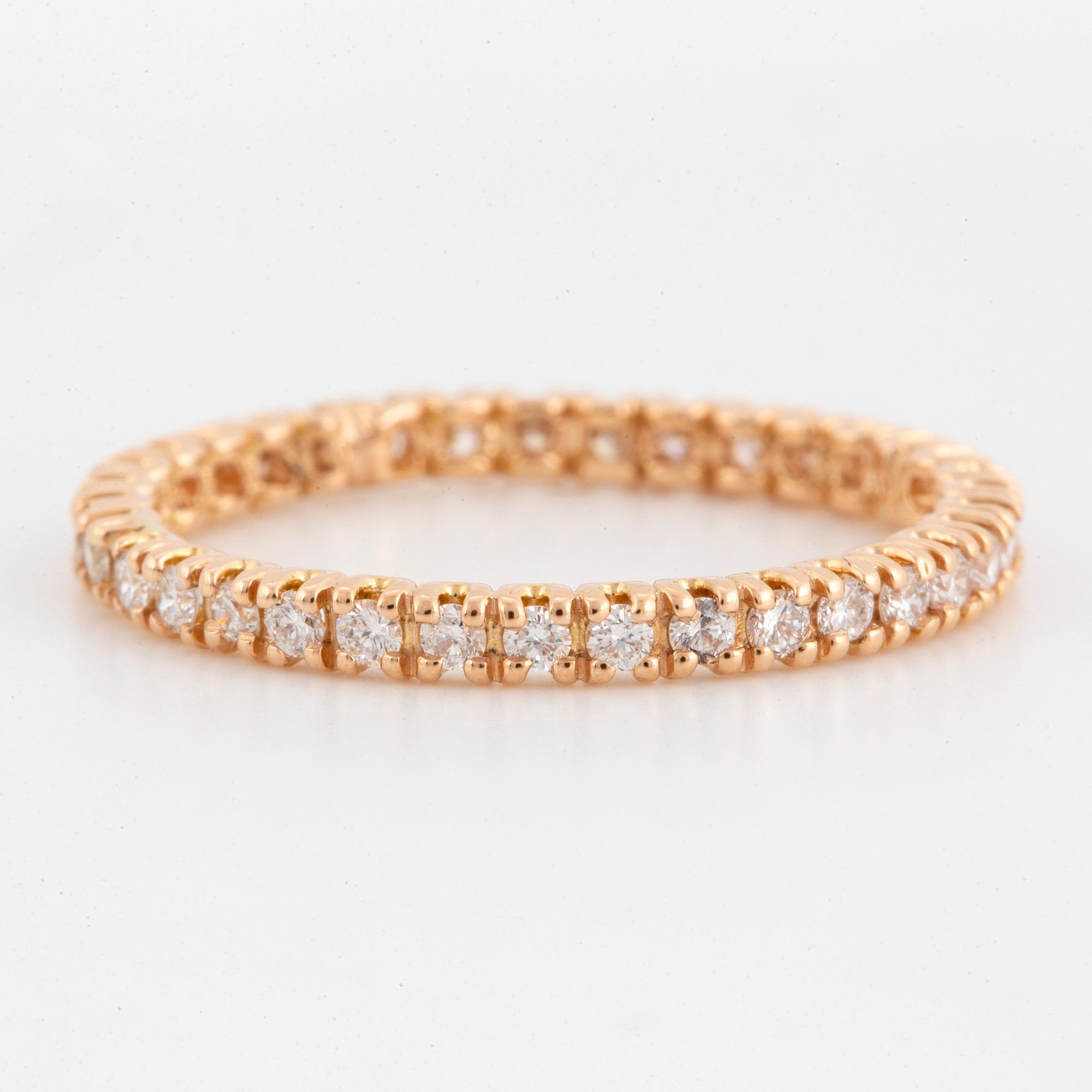 RING,  helallians med briljantslipade diamanter.