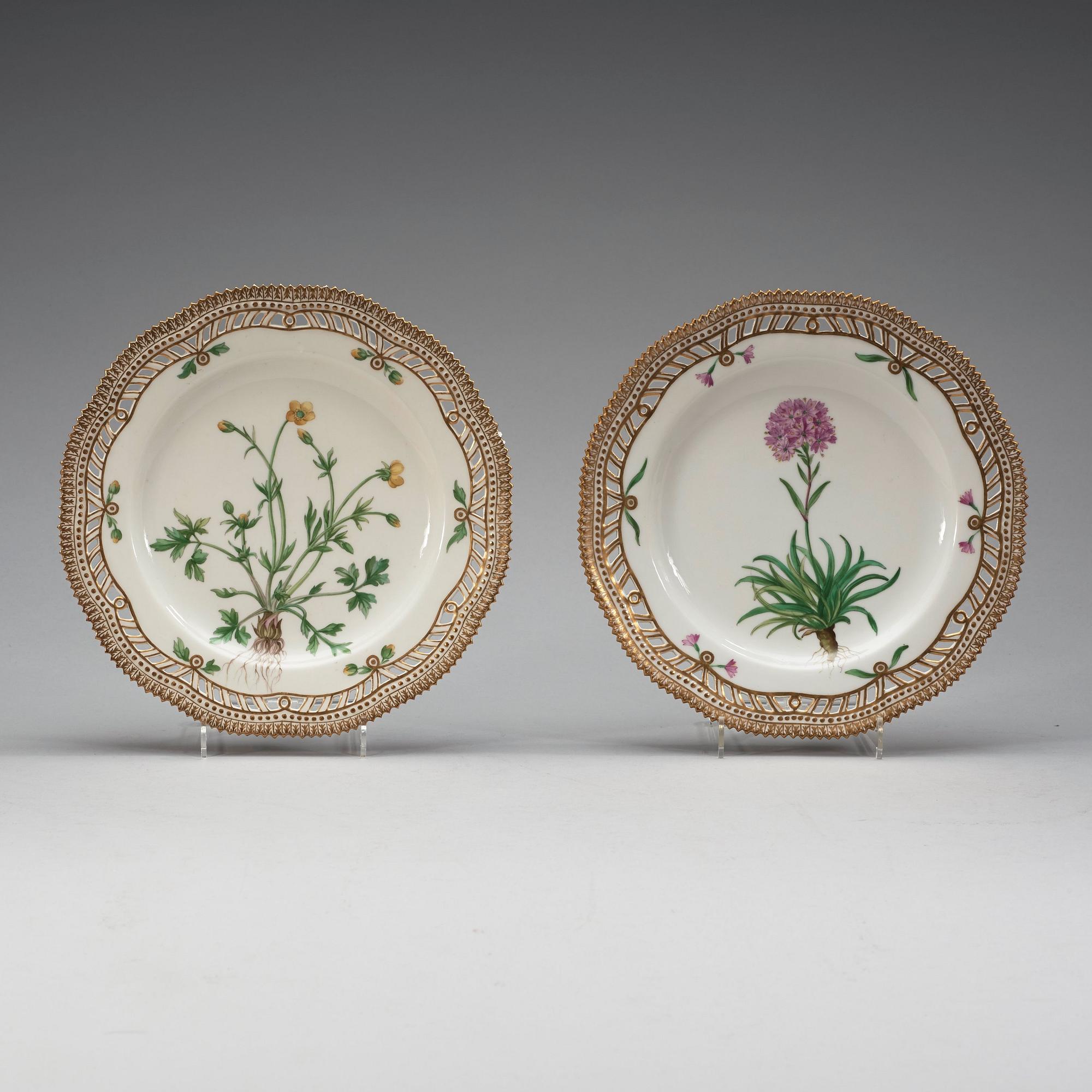 ASSIETTER, 12 stycken, porslin. "Flora Danica", Kunglig Dansk, 1900-tal.