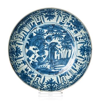 A blue and white Swatow dish, Ming dynasty (1368-1644).