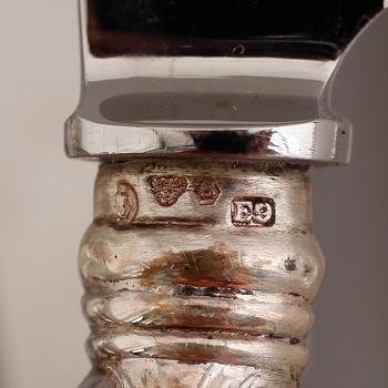 BESTICKDELAR, 81 delar, silver, modell Olga, CG Hallberg, bla 1932. Vikt exkl knivar 1783 g, inkl knivar ca 1978 g.